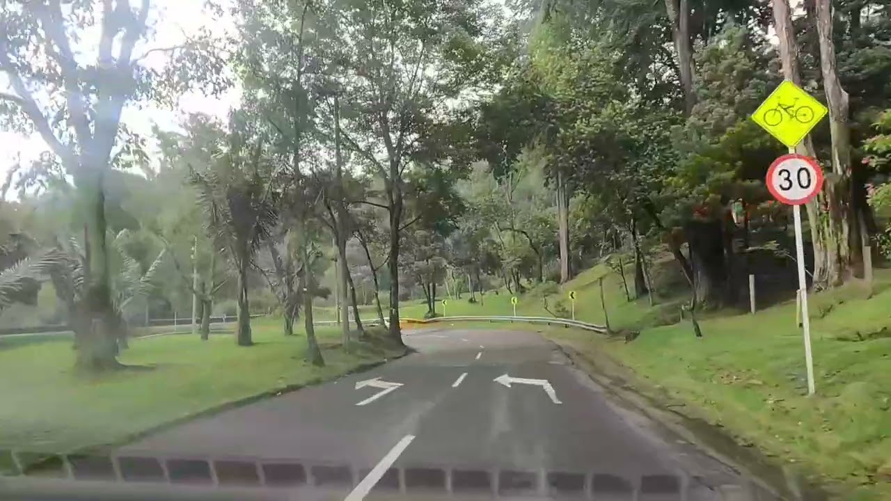 BOGOTÁ, PARQUE NACIONAL ENRIQUE OLAYA HERRERA. 