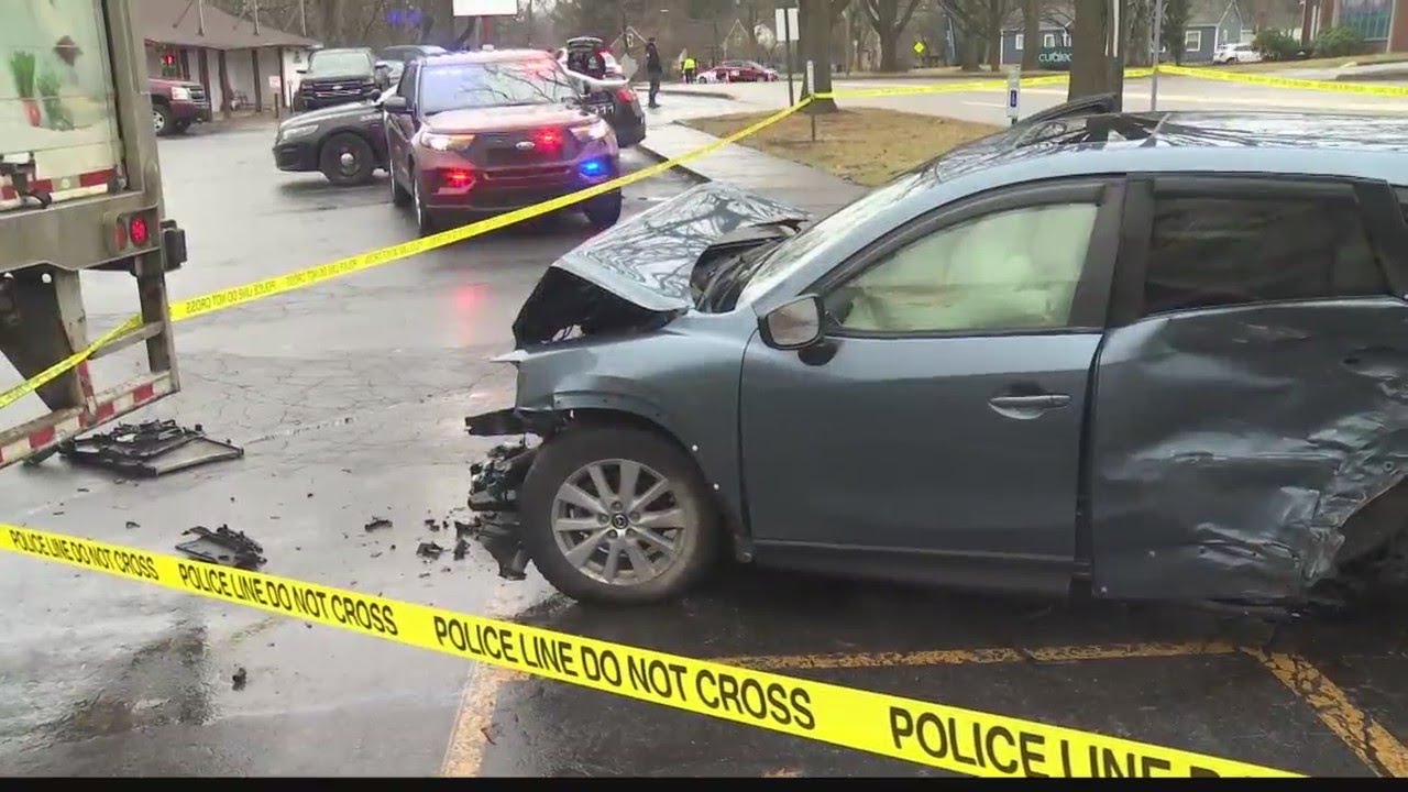 Driver crashes into multiple cars in State College - YouTube