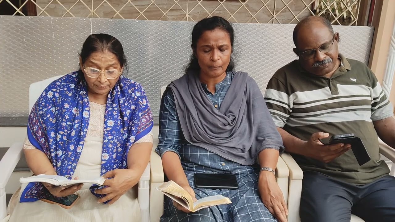 906 നടത്തിടുന്നു ദൈവം എന്നെ നടത്തിടുന്നു by Evg TK Reji, Sis. Mini Reji and Sis Elizabeth Thomas 