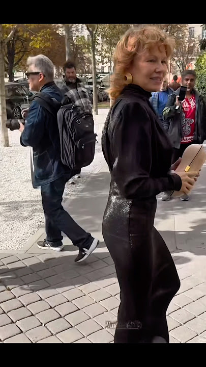 Pamela Anderson looking Beautiful after the Mugler show in PFW. #celebritylife