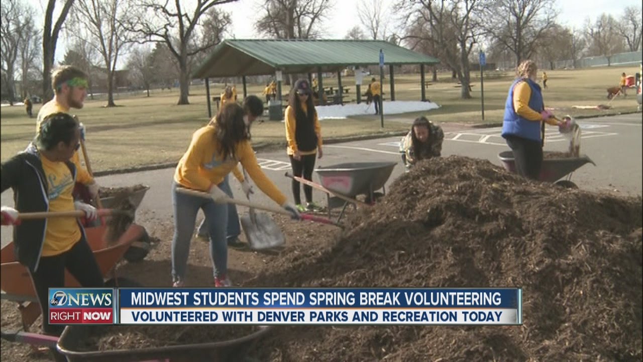 Midwest students spend spring break volunteering in Denver