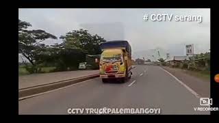 kumpulan truk oleng versi bad liar