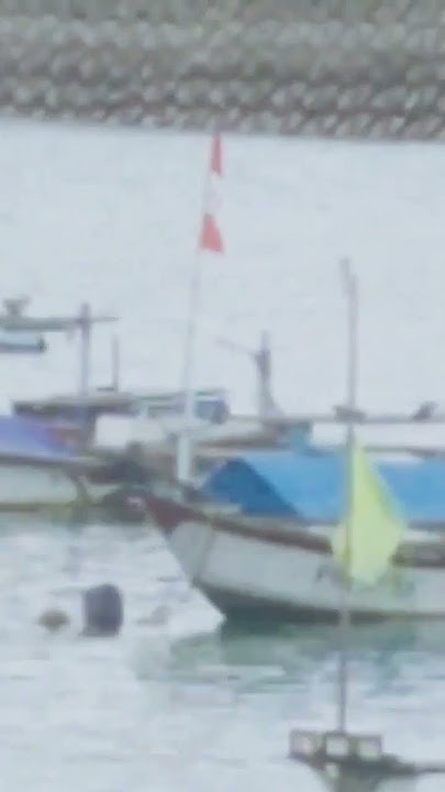Di sisi basisir laut Palabuhan ratu