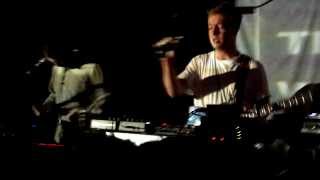 Mount Kimbie Live Blood and Form