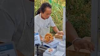 แถวยาวแปดเมตร หมูกรอบเร็กเก้ #food #หมูกรอบเร็กเก้ #foodie #recipe