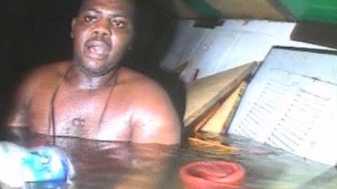 Harrison Okene: Duikers vinden een levende man in een gezonken schip voor de kust van Nigeria