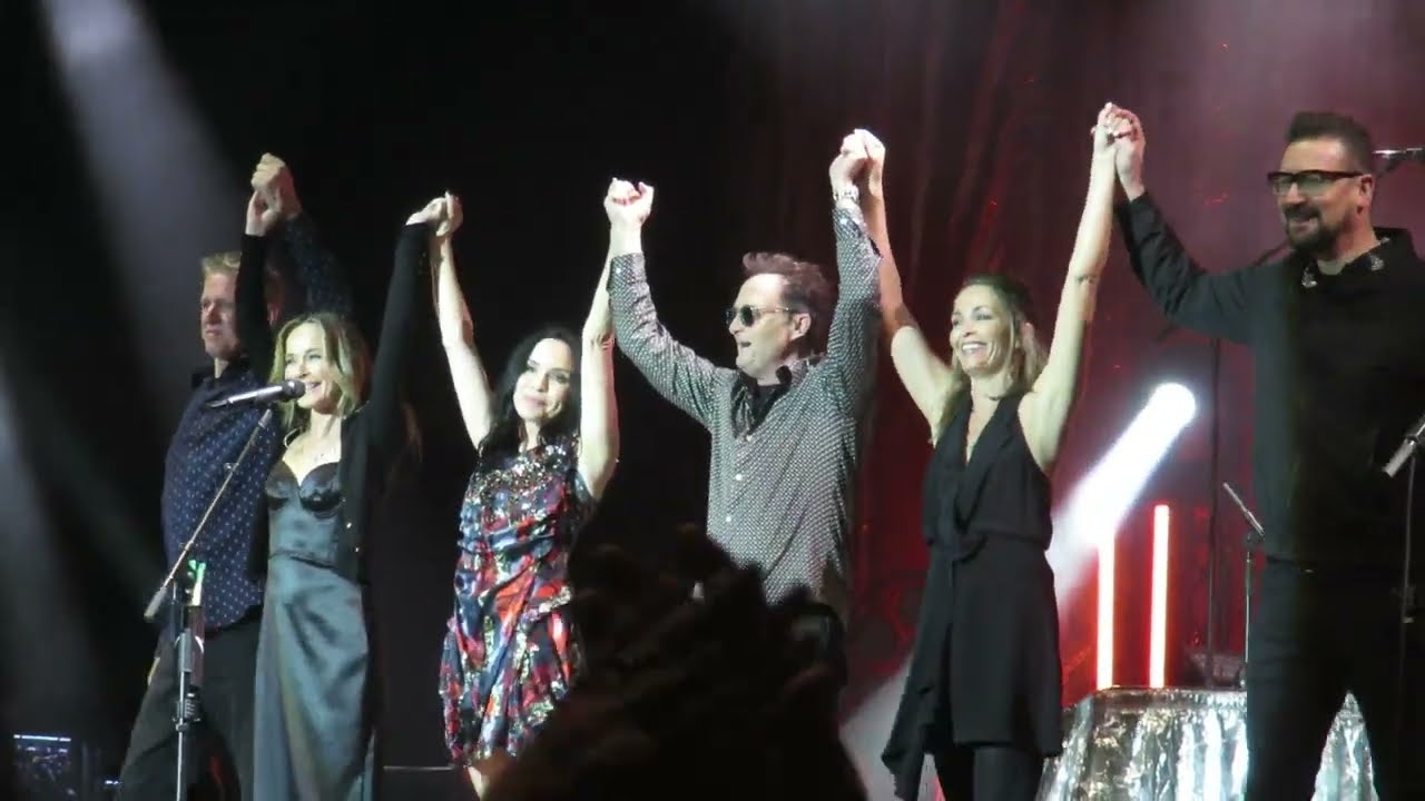 The Corrs - Walk Off @ Hope Estate, Hunter Valley (26th November 2022)
