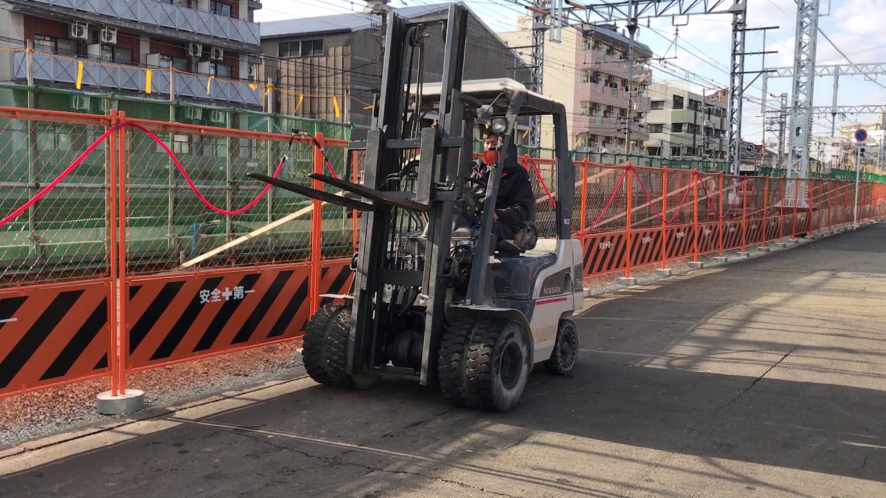 日産 2.0t ディーゼル車 3Mマスト ダブルタイヤ NF1F1A20(FD20