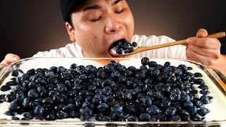 I'll enjoy the big blueberries and yogurt for today's mukbang