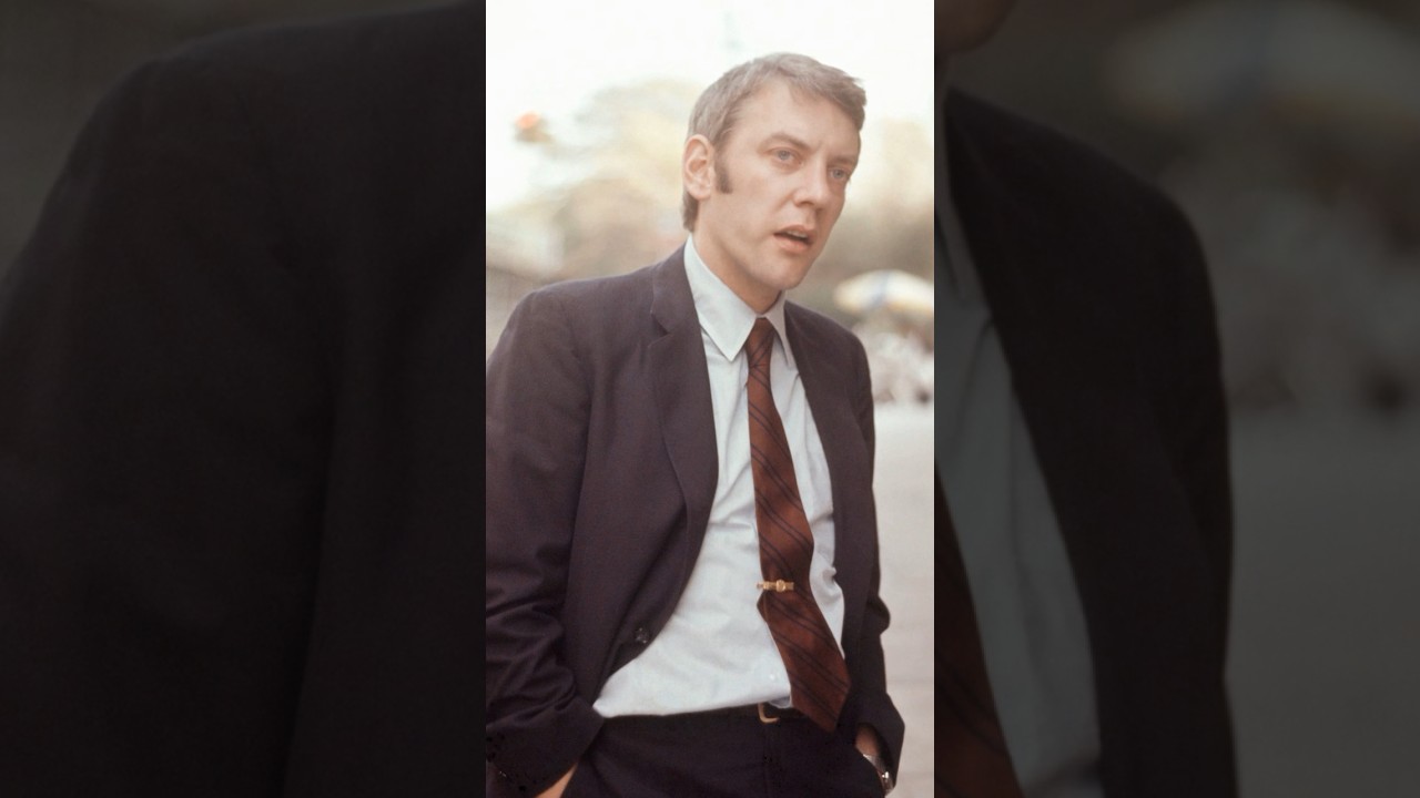 Donald Sutherland’s Huge Mistake on His #AnimalHouse Contract Cost Him Millions #movie #facts #rip