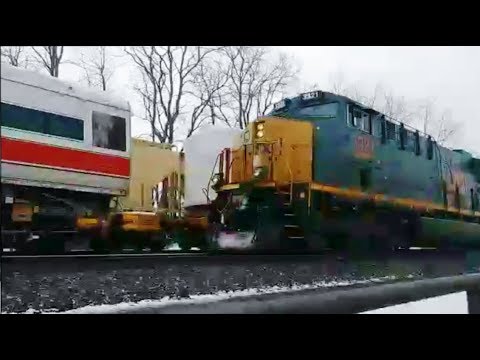 bnsf 5729 Fast Train Passes Towed Metro North Transit Cars