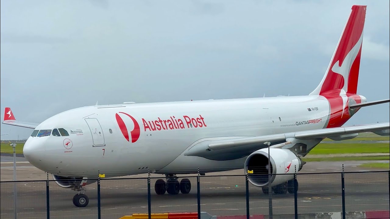 10 MINUTES of CLOSE UP Sydney Airport plane spotting | Arrivals and departures at SYD/YSSY