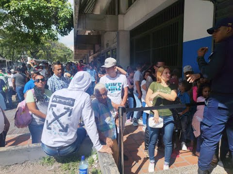 Largas colas para renovar la cédula se presentan en el SAIME Jacinto Lara #29Nov