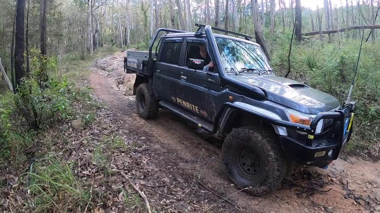 Modified 4x4 Toyota landcruiser 79 series twin locked on 35s Medowie