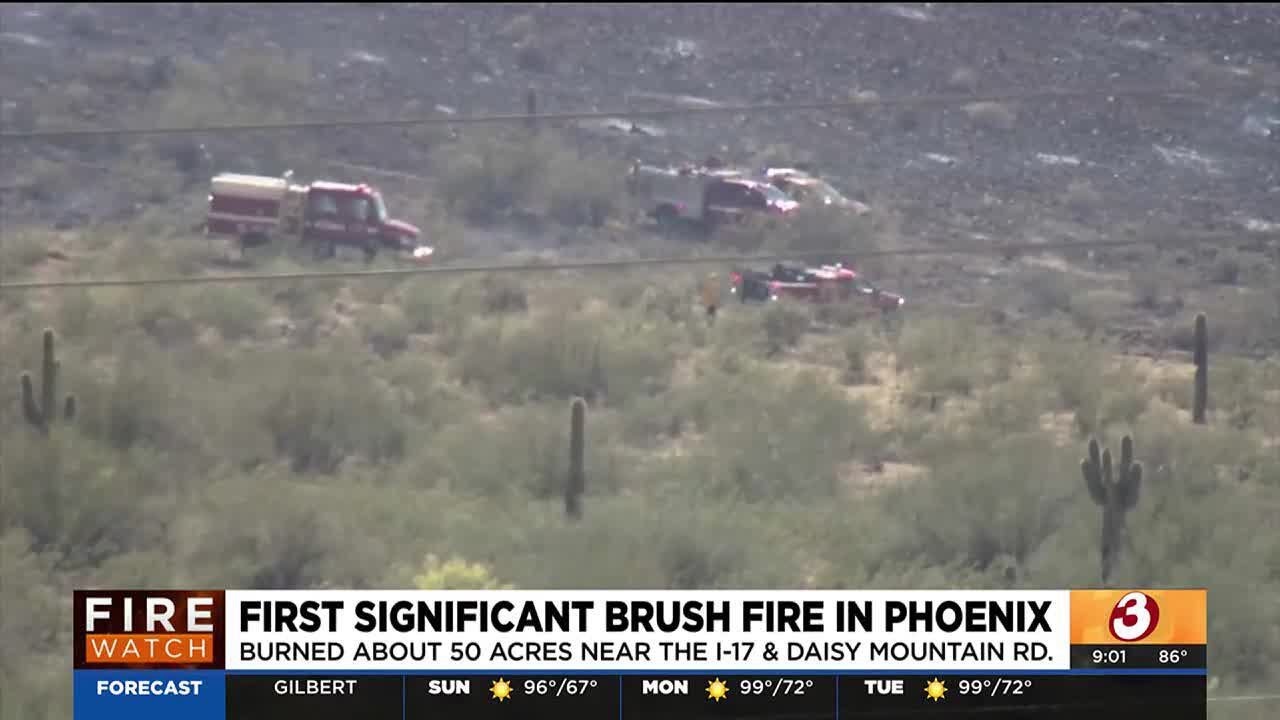 Firefighters battle first significant brush fire in north Phoenix - YouTube