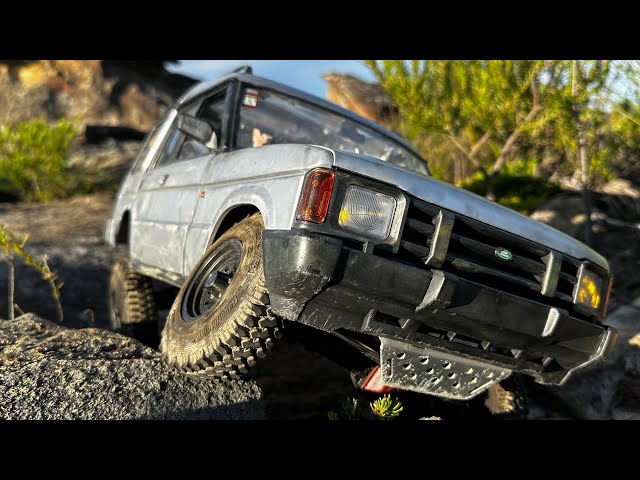 Land Rover Discovery 1:10 Scale Realistic RC - YouTube