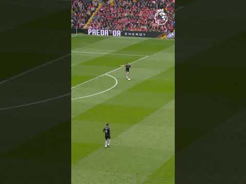 Gabriel Martinelli Squeezes It In V Liverpool