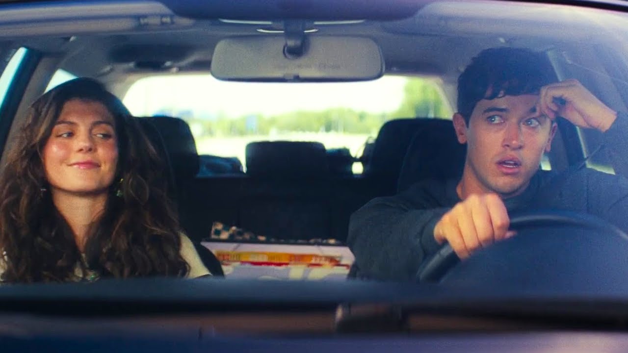 People We Meet On Vacation | Alex and Poppy Meet For The First Time - Scene Recap