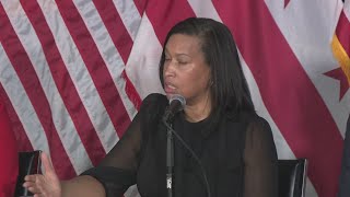 DC mayor announces new career hub for federal workers