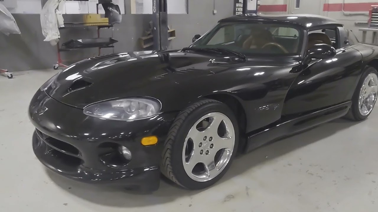 1999 Dodge Viper RT/10, 8.0 liter V10 pre-purchase inspection and certified appraisal in Chicago