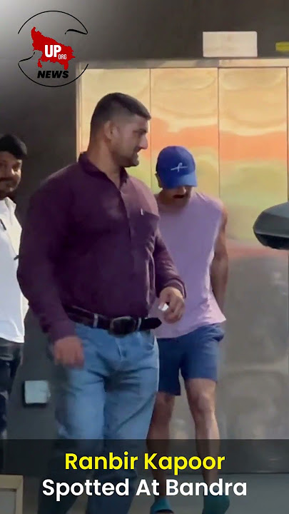 Ranbir Kapoor spotted in Bandra — casual, cool, and effortlessly charming! 😎✨