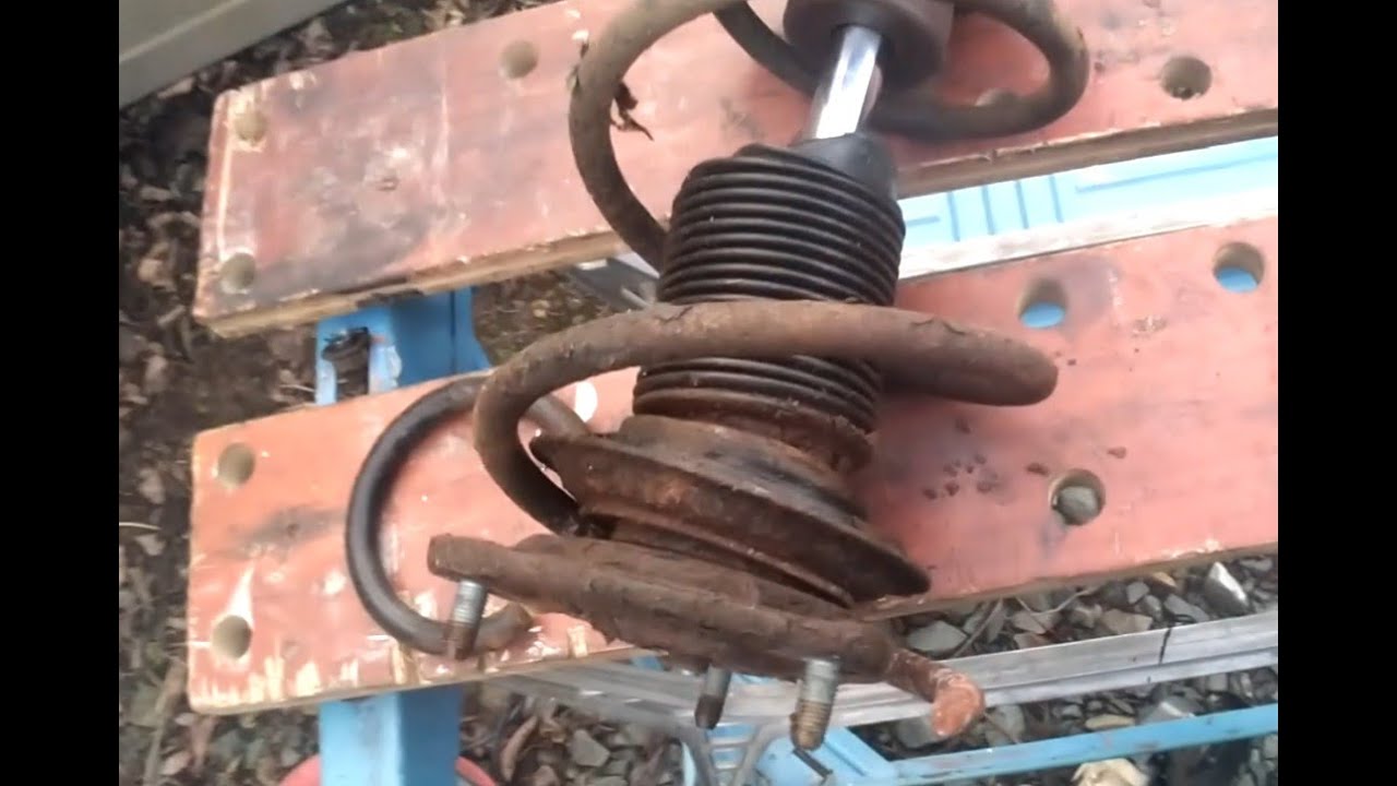 2012 Kia Ceed SW (ED) Driver side strut replacement after snapped coil