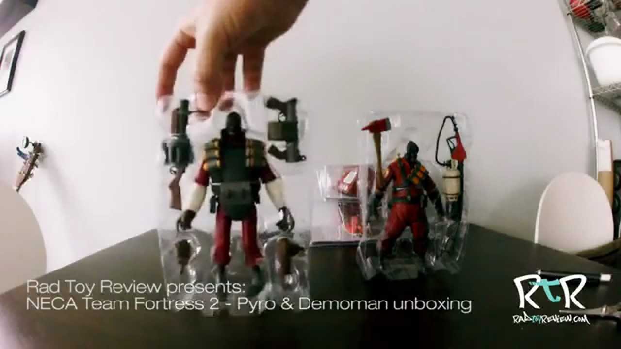 NECA's TF2 Pyro and Demoman - YouTube