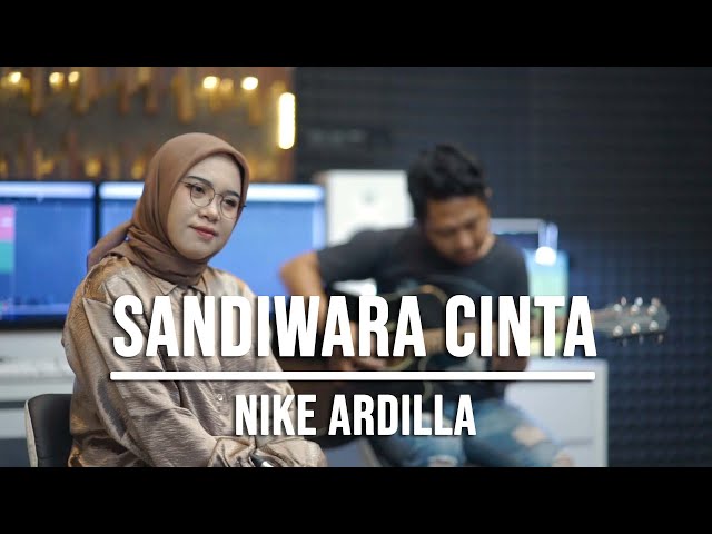 SANDIWARA CINTA - NIKE ARDILLA (LIVE COVER INDAH YASTAMI) class=