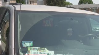 Strangers help screaming kids left inside hot car in Des Plaines