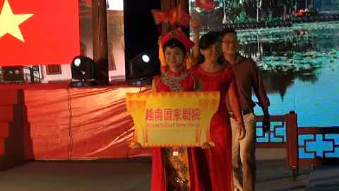 Đoàn Nhà hát Kịch Việt Nam tại buổi lễ khai mạc Liên hoan sân khấu ASEAN - Trung Quốc 2014