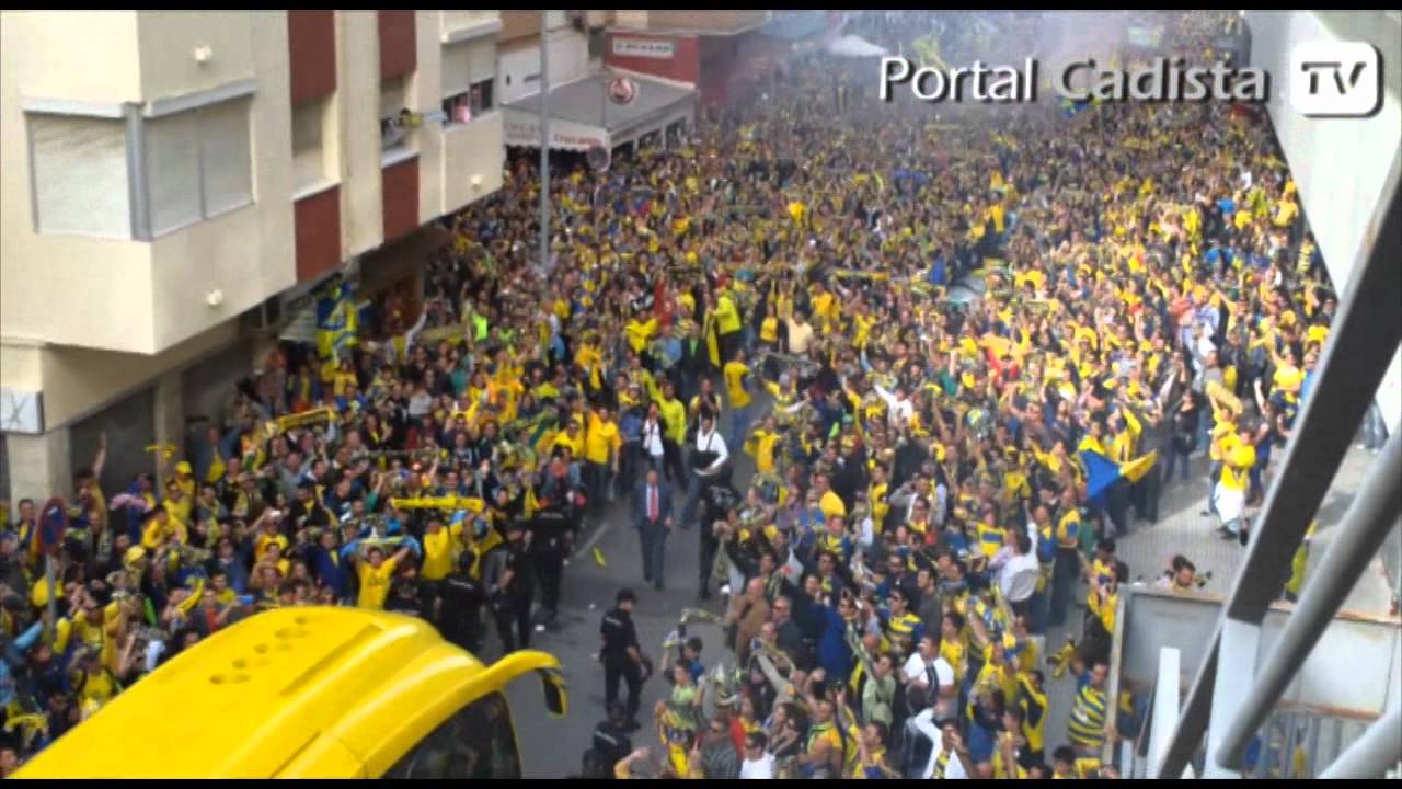 Recibimiento de la afición del Cádiz ante el RM Castilla 20-05-202