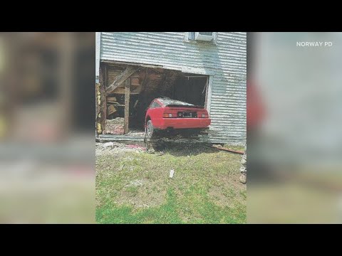 Driver dies after car crashes into Norway home - YouTube