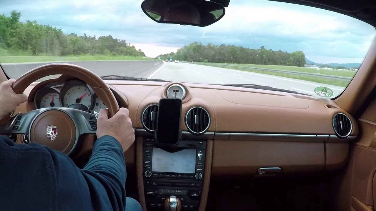 Cayman on Autobahn doing 271km/h
