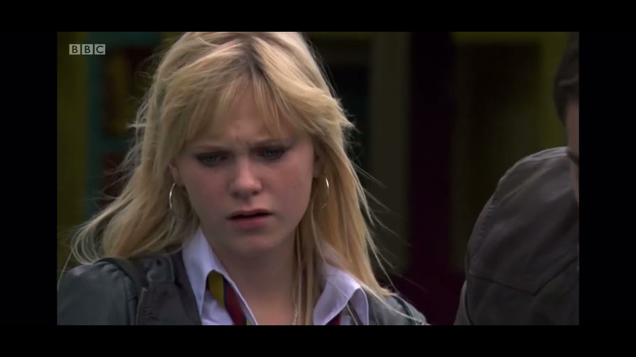 Waterloo road : Finn confronts Martin for perving over sambuca’s bra