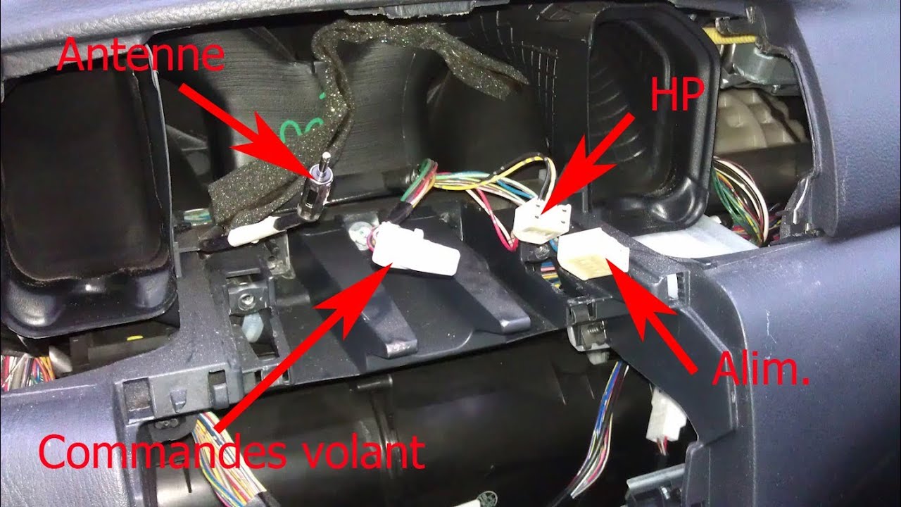 Tuto] Toyota Corolla E12 2006 remplacement autoradio / Toyota Corolla E12  2006 Radio removal 