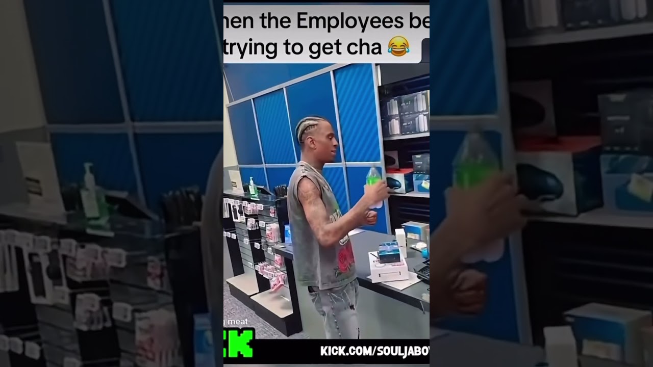 Soulja Boy gets overcharged at Best Buy 😳😂