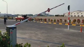Cổng barie điện tự động nào được lắp đặt tại nhà máy
