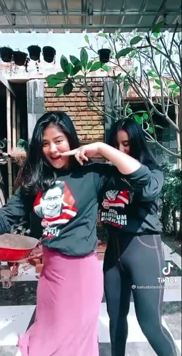 LENTUR GOYANG TIKTOK