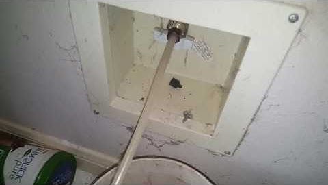 How to disconnect fridge