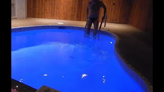 Underwater pool swim in speedo 5