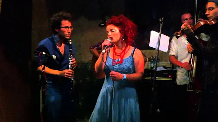 Rachel Weston sings Shtiler Ovnt with Don Kippur