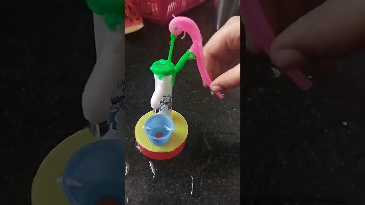 90 s kids hand water pump toys / 