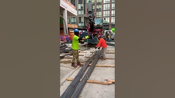 NYC crane 🏗️and  rigging rebar bundles team 🦺🚧safety always first,comment if you do construction