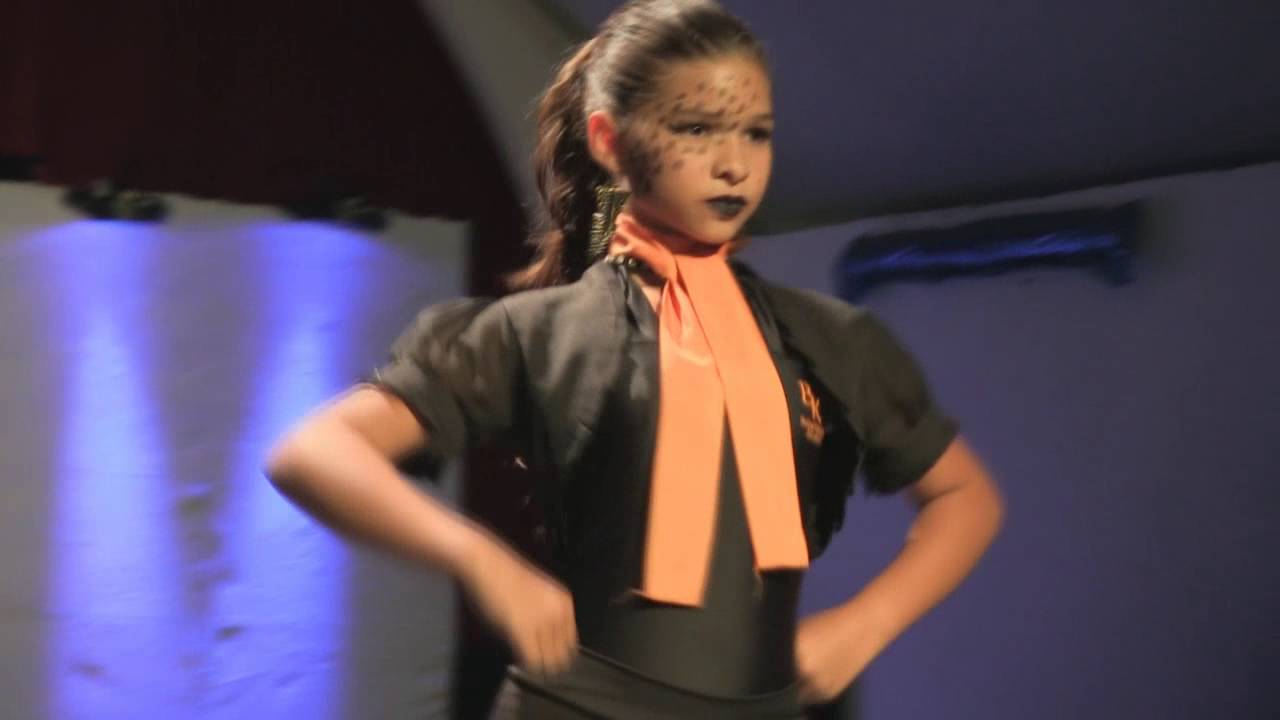 Pasarela En Uniforme 1807 Evento Temático Belankazar 2016 Youtube