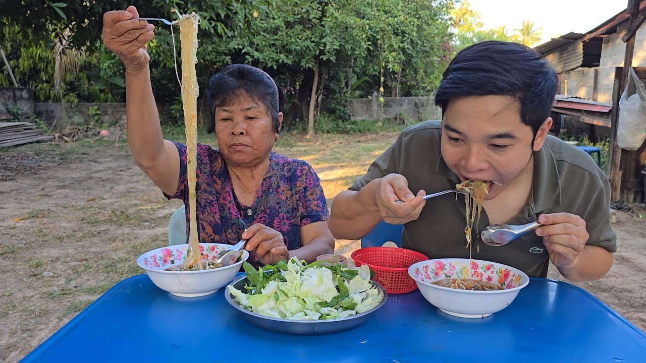 แกงเส้นหนองคาย แกงเส้น โบราณ ข้างทาง อร่อยนัวร์มากๆ 