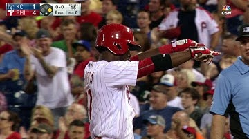 KC@PHI: Herrera plates Hernandez on single to center