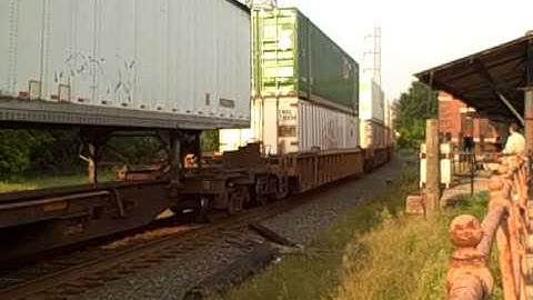 NS Intermodel train zooms by Bound Brook NJ