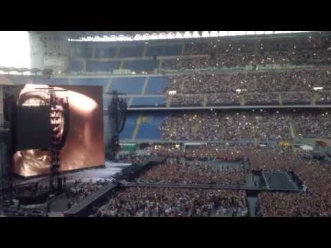 Beyoncé - Intro + Formation live in Milan San Siro Stadium - The Formation World Tour