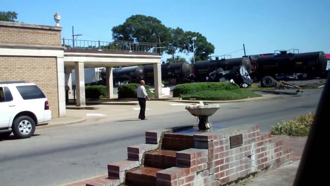 Train Wreck In Mer Rouge, LA 10 05 14 YouTube