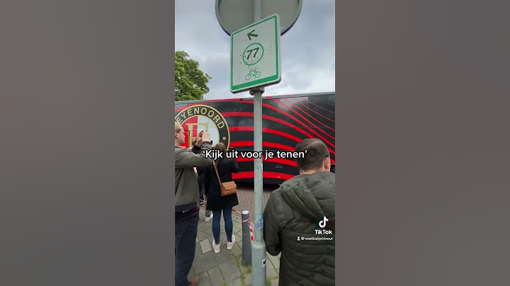 Feyenoord-fan vindt aankomst bus nogal tegenvallen… 😂 #feyenoord